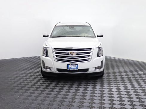 Used 2019 Cadillac Escalade ESV Platinum AWD/4WD image 2