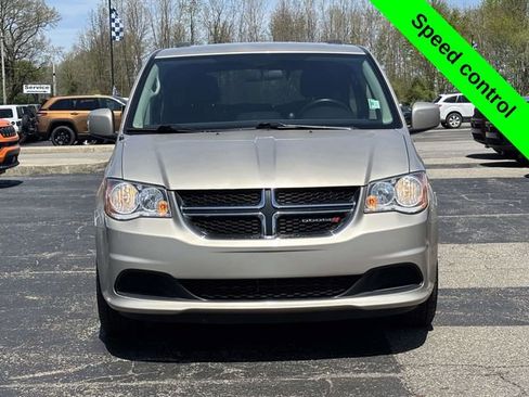 Used 2016 Dodge Grand Caravan SXT w/ Rear Park Assist Package FWD image 30