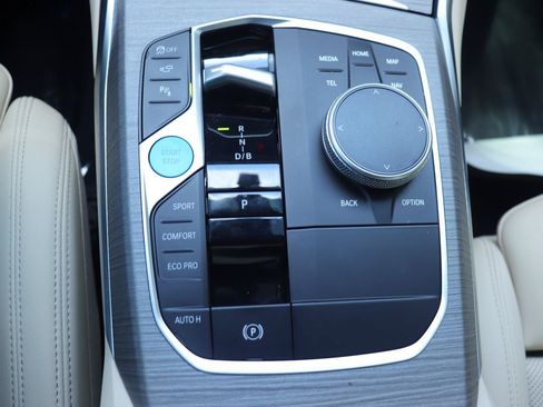 Used 2025 BMW i4 eDrive40 w/ Premium Package RWD image 41