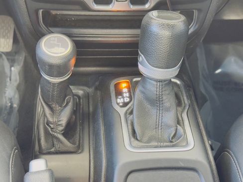 Used 2020 Jeep Gladiator Sport w/ Quick Order Package 24S image 30