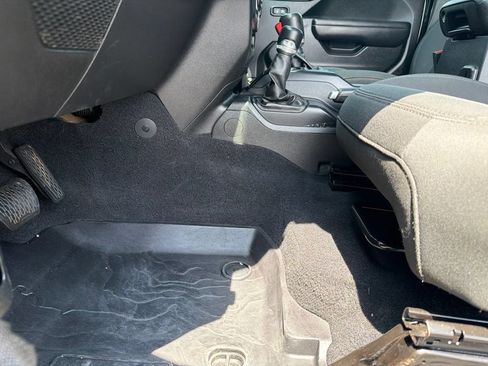 Used 2018 Jeep Wrangler Unlimited Sport AWD/4WD image 28