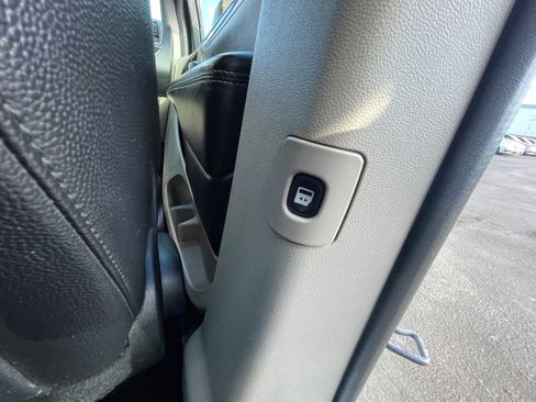 Used 2017 Dodge Grand Caravan SXT w/ Driver Convenience Group image 26