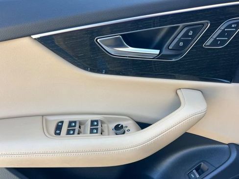 Used 2023 Audi Q8 Premium Plus w/ Premium Plus Package AWD/4WD image 11