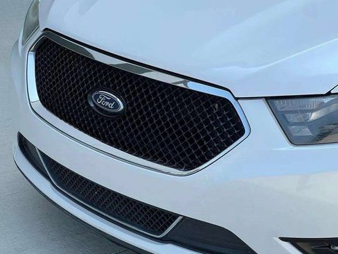 Used 2018 Ford Taurus SHO AWD/4WD image 34