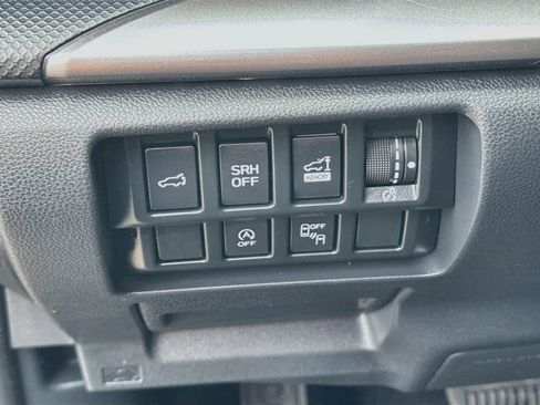 Used 2022 Subaru Forester Premium AWD/4WD image 6
