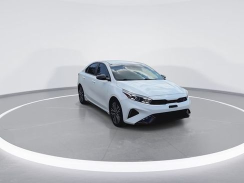 Used 2022 Kia Forte GT-Line FWD image 3