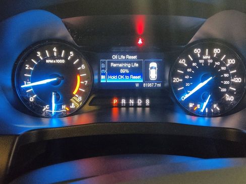 Used 2016 Ford Explorer XLT image 23