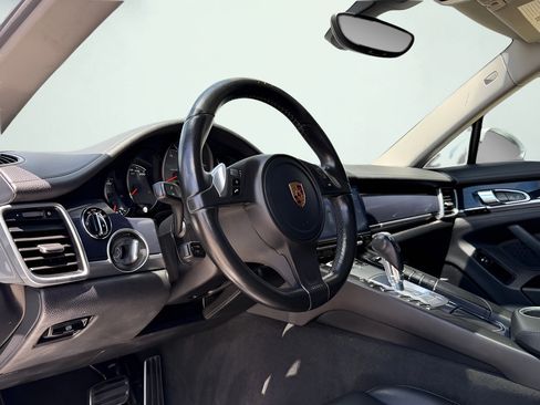 Used 2016 Porsche Panamera S RWD image 2