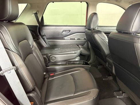 Used 2022 Nissan Pathfinder SL w/ SL Premium Package AWD/4WD image 17