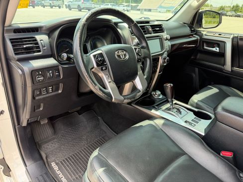 Used 2016 Toyota 4Runner Limited AWD/4WD image 4