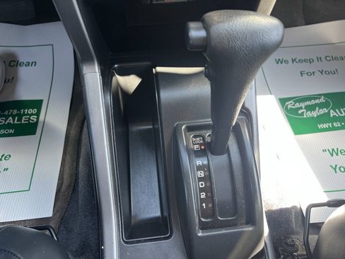 Used 2004 Nissan Frontier LE RWD image 12