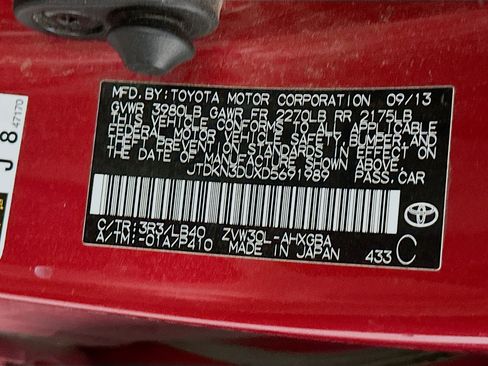 Used 2013 Toyota Prius Four w/ Deluxe Solar Roof Pkg FWD image 12