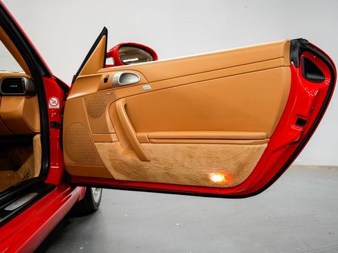 Used 2005 Porsche 911 Carrera RWD image 24