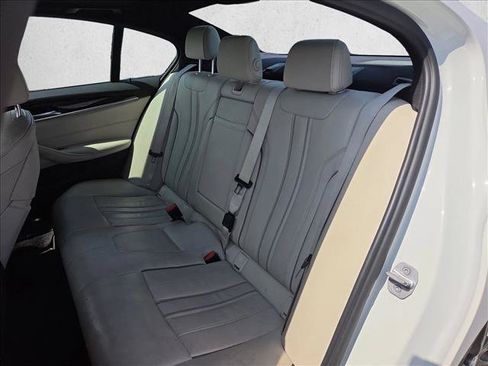 Used 2018 BMW M550i xDrive AWD/4WD image 17