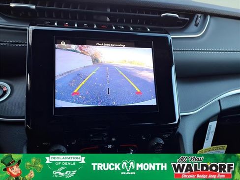 New 2025 Jeep Grand Cherokee Laredo X w/ Luxury Tech Group I image 14