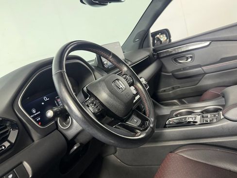 Used 2025 Honda Pilot Black Edition image 22