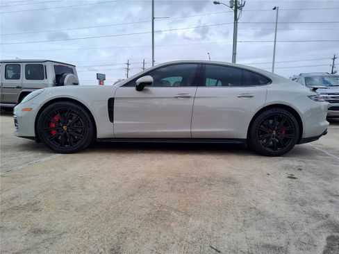 Used 2019 Porsche Panamera GTS image 3