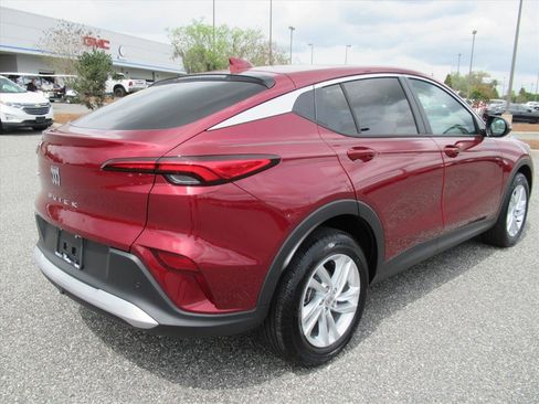 Used 2025 Buick Envista Preferred w/ Convenience I Package image 7