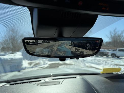 Used 2023 GMC Yukon Denali Ultimate image 17