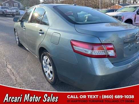 Used 2011 Toyota Camry LE image 12