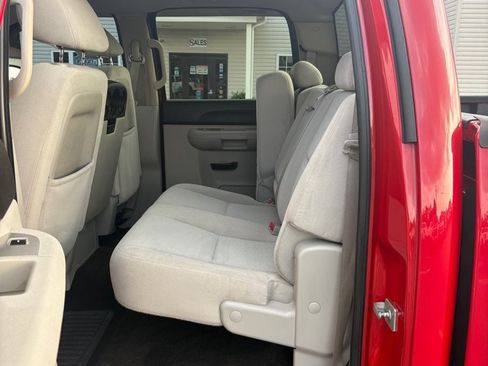 Used 2007 Chevrolet Silverado 1500 LT w/ 1LT Convenience Package AWD/4WD image 11