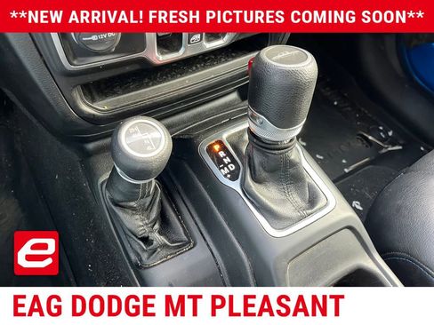 Used 2021 Jeep Gladiator Sport AWD/4WD image 11