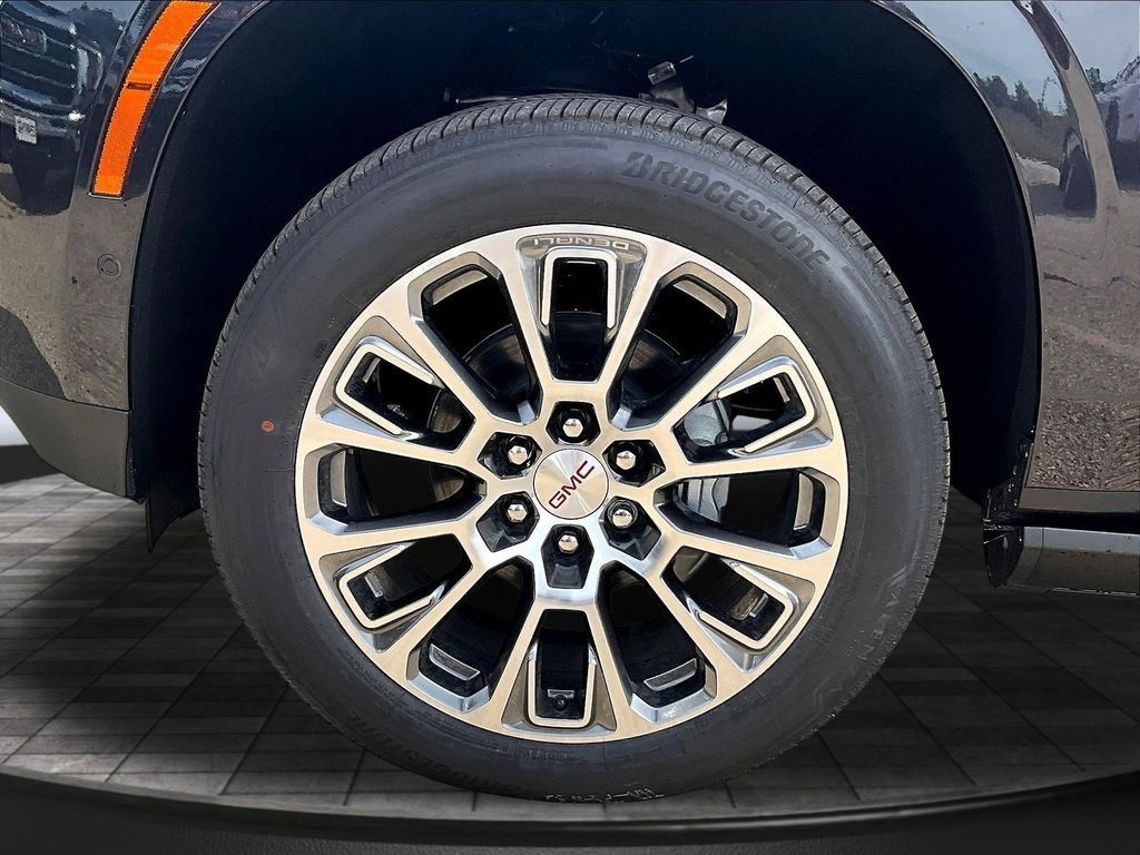 New 2026 GMC Yukon XL Denali w/ Sun & Power Step Package AWD/4WD image 13