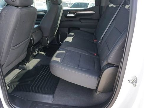 Used 2023 Chevrolet Silverado 1500 LT AWD/4WD image 17
