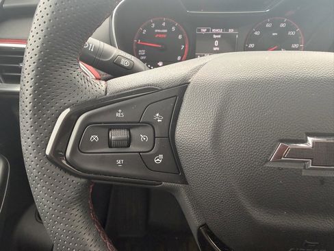 Used 2023 Chevrolet TrailBlazer RS w/ Sun and Liftgate Package image 25