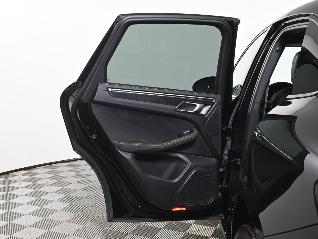 Used 2024 Porsche Macan GTS AWD/4WD image 36