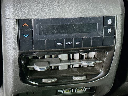 Used 2024 Jeep Grand Cherokee L Laredo image 26