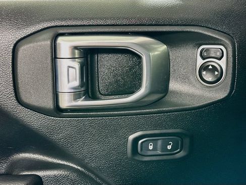 Used 2021 Jeep Wrangler Unlimited Sport AWD/4WD image 23