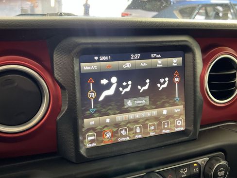 Used 2023 Jeep Wrangler Unlimited Rubicon w/ Cold Weather Group image 21