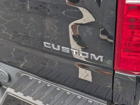 Used 2022 Chevrolet Silverado 1500 Custom image 16