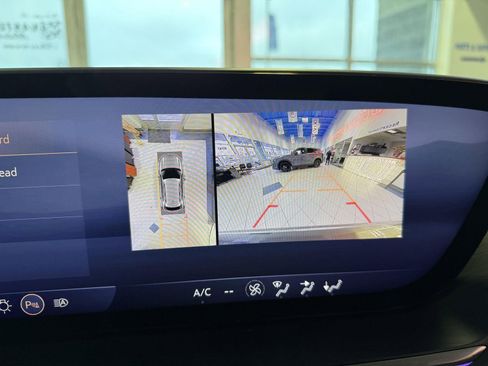 Used 2024 Buick Envision Preferred image 22