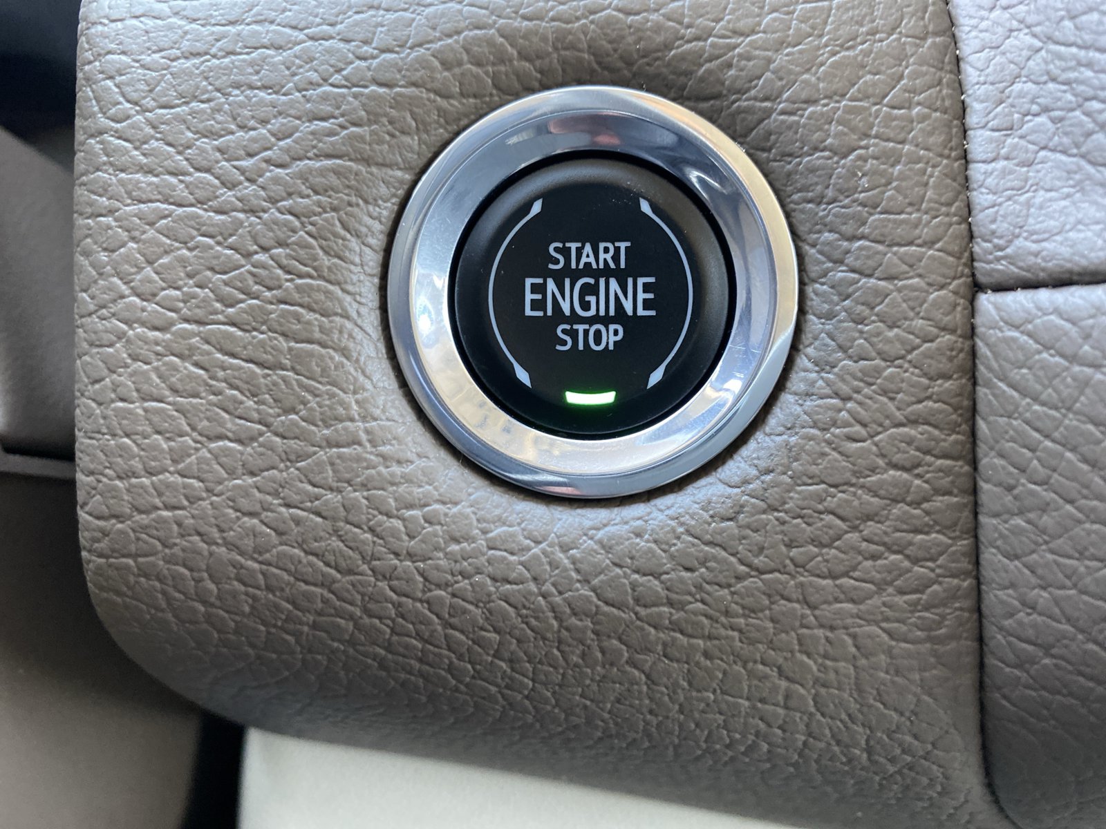 Used 2023 GMC Yukon XL Denali w/ Max Trailering Package AWD/4WD image 11