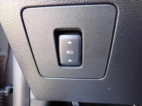 Used 2015 Ford F150 Lariat w/ Equipment Group 502A Luxury AWD/4WD image 20
