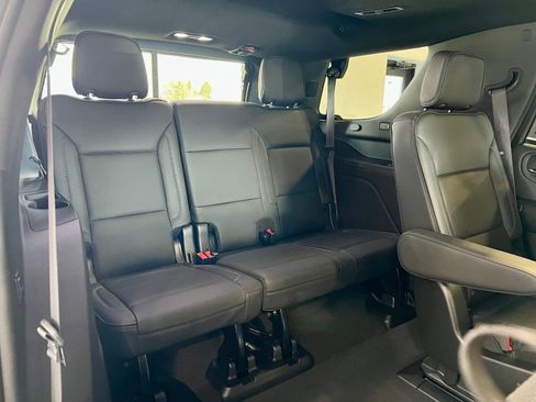 Used 2021 GMC Yukon Denali w/ Denali Premium Package image 23