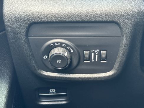 New 2025 Jeep Grand Cherokee Limited w/ Black Appearance Package image 22