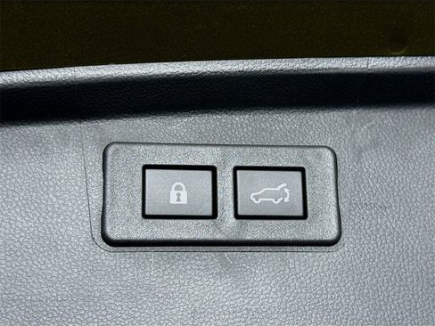 Certified 2025 Subaru Outback Onyx Edition XT image 31