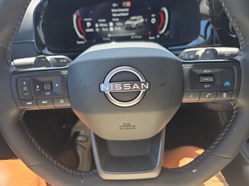 New 2026 Nissan Pathfinder SL FWD image 11