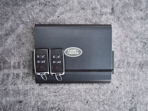 Used 2024 Land Rover Range Rover Long Wheelbase SE image 82