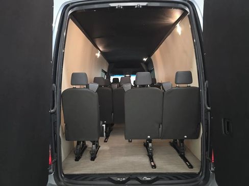 Used 2022 Mercedes-Benz Sprinter 4500 w/ Parking Package image 13
