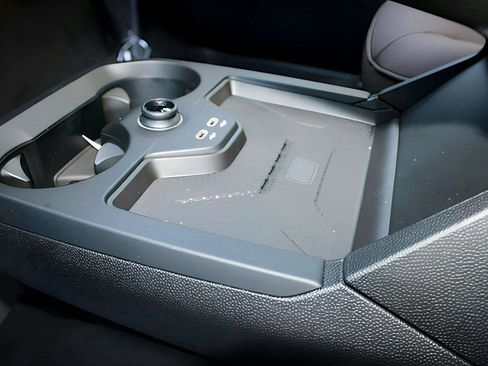 New 2026 BMW iX xDrive60 w/ Premium Package image 28