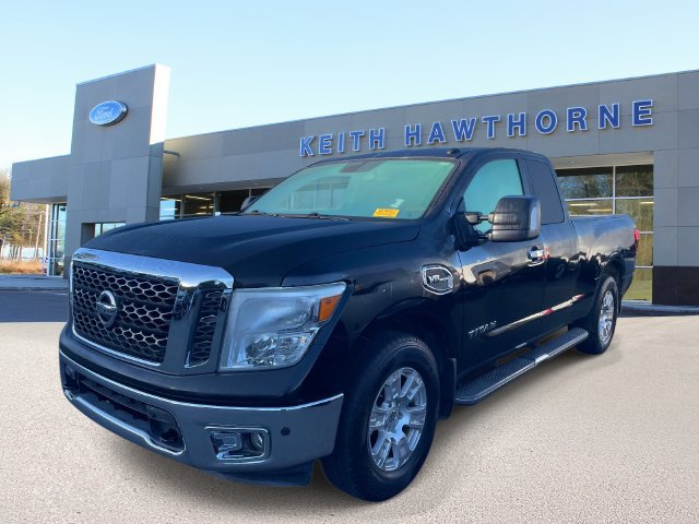 Used 2017 Nissan Titan SV RWD image 3