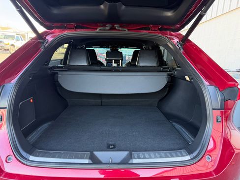 Used 2022 Toyota Venza Limited image 18