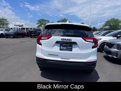 Used 2022 GMC Terrain SLE w/ Elevation Edition FWD image 4