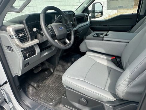 New 2026 Ford F450 XL w/ XL Chrome Package image 13