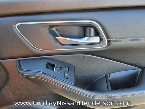 Used 2021 Nissan Rogue SL image 18