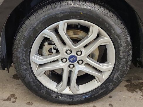 Used 2017 Ford Edge Titanium image 21